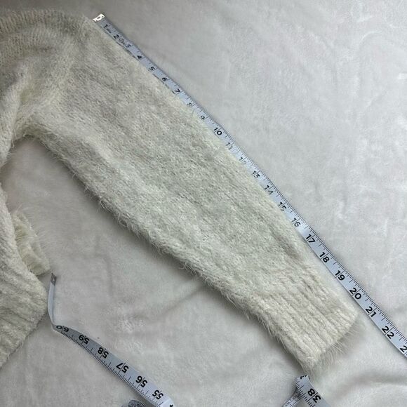 BP. Cream deep v-neck sweater fuzzy soft sweater size L - Picture 7 of 9